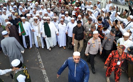 Polres Gresik Libatkan Ratusan Personel Layanan Pengamanan Haul Habib Abu Bakar Assegaf ke-71   
