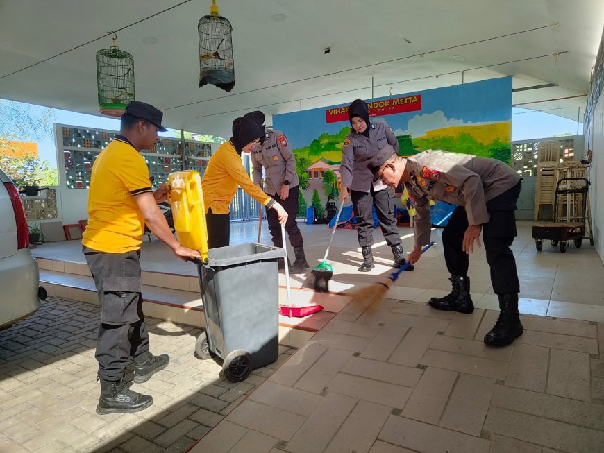 Polres Malang Hadirkan Bakti Religi untuk Jaga Kebersihan Tempat Ibadah