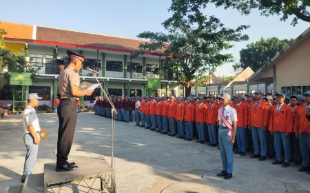 Police Go To School: Polres Mojokerto Kota Tanamkan Disiplin dan Kesadaran Kamtibmas Kepada Pelajar\