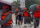 Evakuasi Korban Banjir di Padang, Polri Hadir Bantu Masyarakat