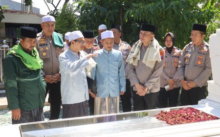 Sinergi Spiritual, Kapolres Pelabuhan Tanjung Perak Ziarah Wali di Surabaya