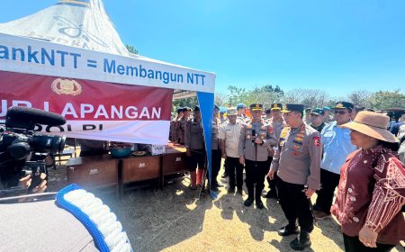 Polri Perkuat Penanganan Gempa NTT, Kapolri Tinjau Lokasi Terdampak dan Serahkan Bantuan