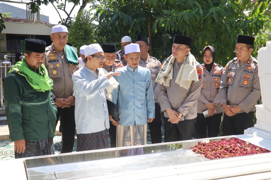 Sinergi Spiritual, Kapolres Pelabuhan Tanjung Perak Ziarah Wali di Surabaya