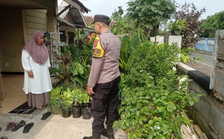 Dekat dengan Petani, Bhabinkamtibmas Polres Malang Ikut Jaga Ketahanan Pangan