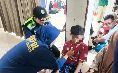 Tim Dokkes Polresta Sidoarjo Cek Kesehatan Ratusan Santri di Tanggulangin