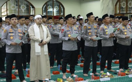 Maulid Nabi di Masjid Al-Ikhlas, Wakapolri Ajak Doa Bersama untuk Keselamatan Negeri