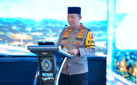 Kapolri Ajak Mahasiswa UMSU Kuasai Teknologi untuk Indonesia Emas 2045