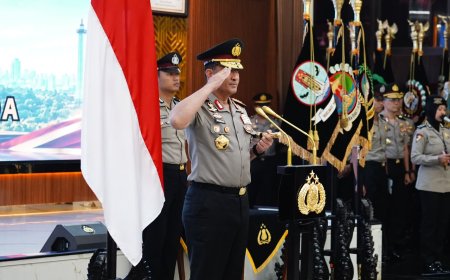 Kapolri Pimpin Sertijab Kakorlantas dan Tiga Kapolda di Mabes Polri